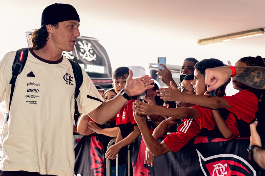 Diretoria do Flamengo decide não renovar contrato com o zagueiro David Luiz