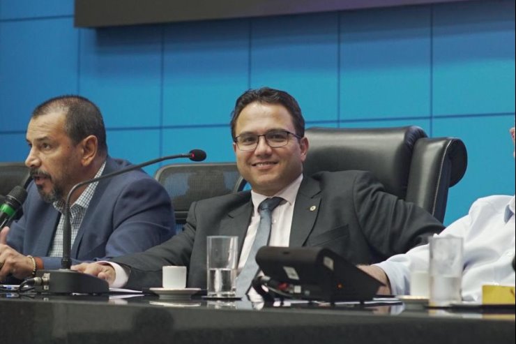 Deputado Pedrossian Neto.