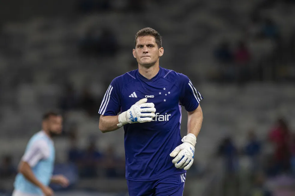 Cruzeiro anuncia rescisão do contrato do goleiro Rafael Cabral