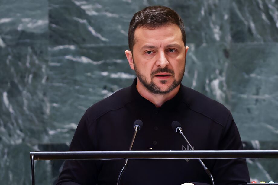 Zelensky afirma que Rússia também está matando e pede reuniões de líderes para encerrar guerra