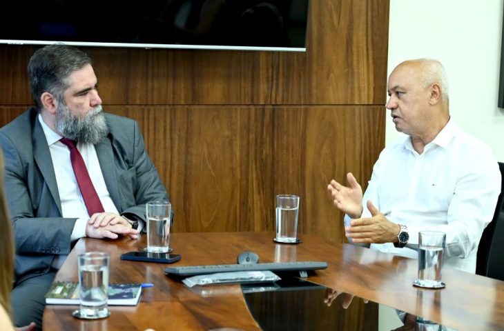 O superintendente regional da Policia Federal, Carlos Henrique Cotta D'Ângelo e o diretor-presidente da AGEMS, Carlos Alberto de Assis