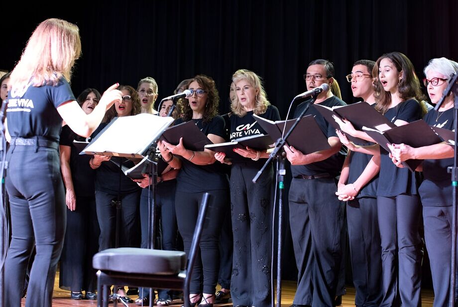 Campo Grande celebra o Natal com a 3ª Cantata Natalina da ASL. Seis corais se apresentam em noite gratuita de música e emoção.
