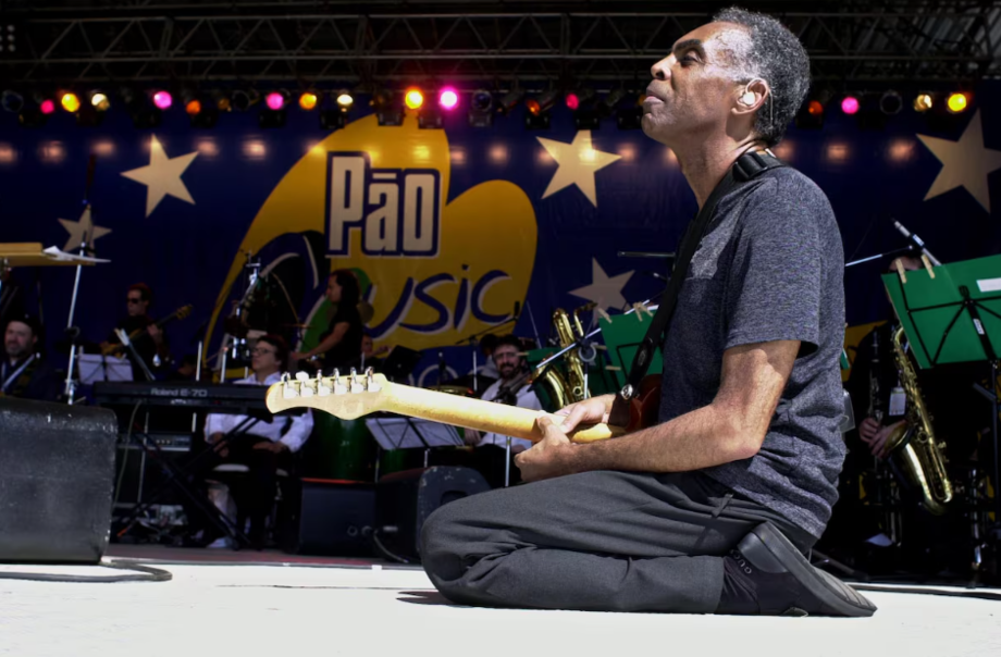 Gilberto Gil em foto durante show em julho de 2000.