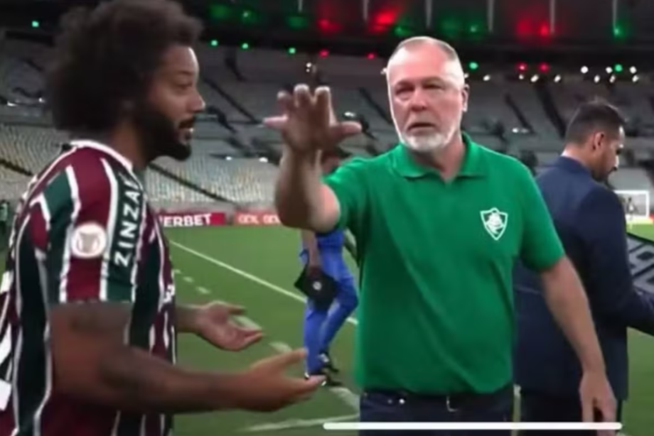 Marcelo e Mano Menezes discutiram à beira do gramado no último jogo do lateral pelo Flu.