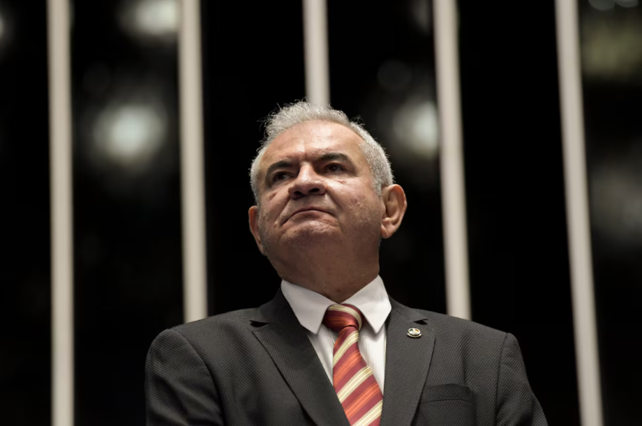 Ângelo Coronel, relator do Orçamento de 2025, quer votar a matéria quando deixar de haver 'fogo cruzado' entre Poderes
