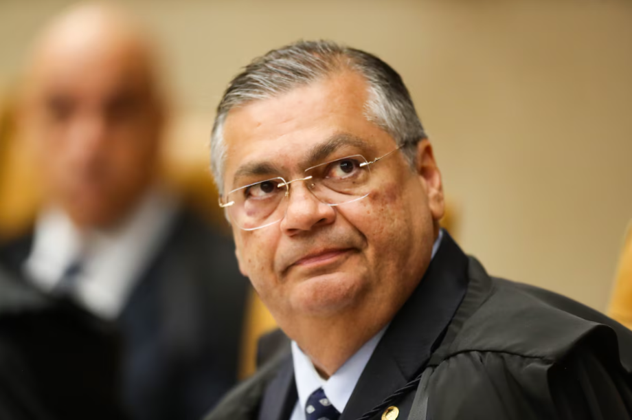 Decisão de Flávio Dino proíbe liberação de R$ 4,2 bilhões em emendas