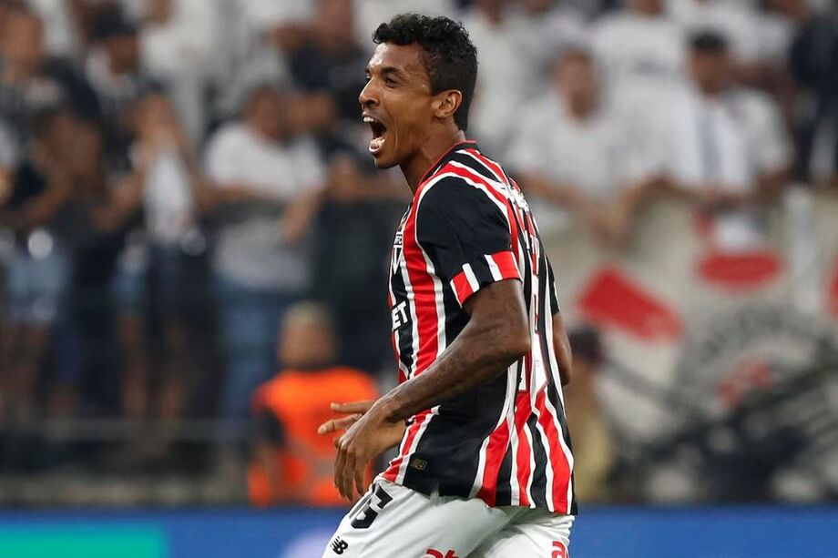 São Paulo amplia vínculo do volante Luiz Gustavo até o fim de 2025: 'Hora de continuar'