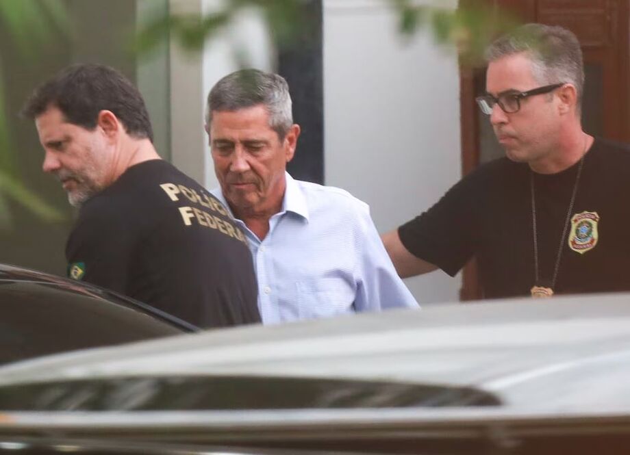 General Braga Netto, preso na Polícia Federal, zona central do Rio de Janeiro