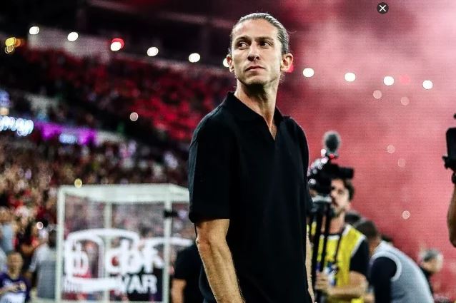 Novo presidente do Flamengo banca a permanência de Filipe Luís no comando do time principal