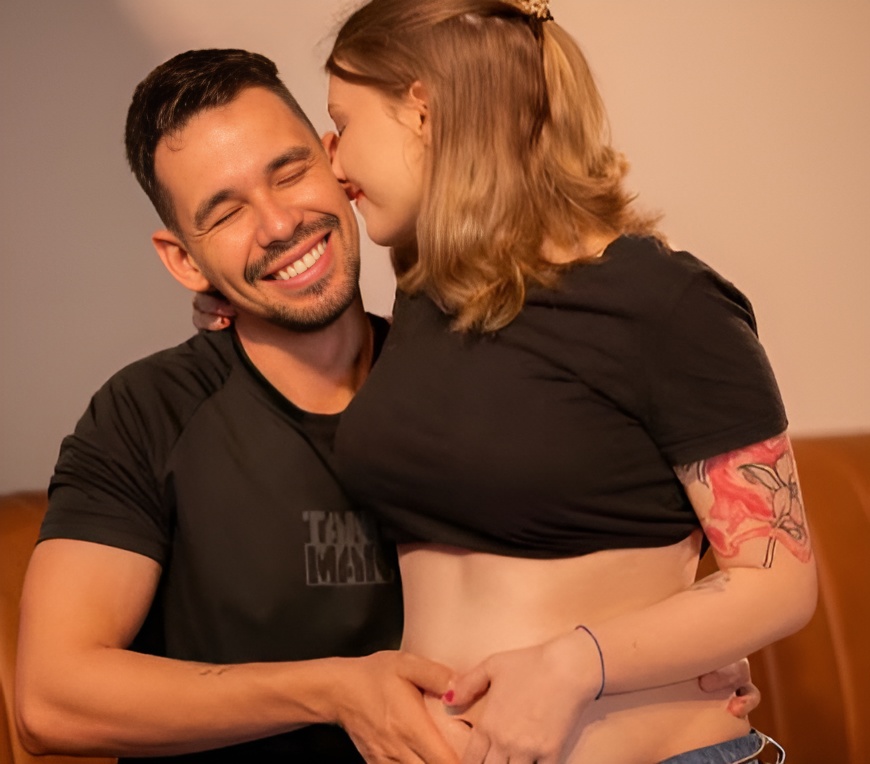 Isabel Veloso ao lado do marido, Lucas Borbas. A influenciadora digital, que luta contra um linfoma de hodgkin desde 2021, está grávida do primeiro filho.