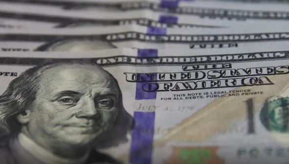 Banco Central leiloa US$ 3 bi na quinta-feira para segurar dólar