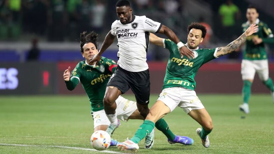 Campeão da Libertadores, Botafogo entrou no top-30 do ranking, enquanto Palmeiras perdeu liderança para o River Plate.