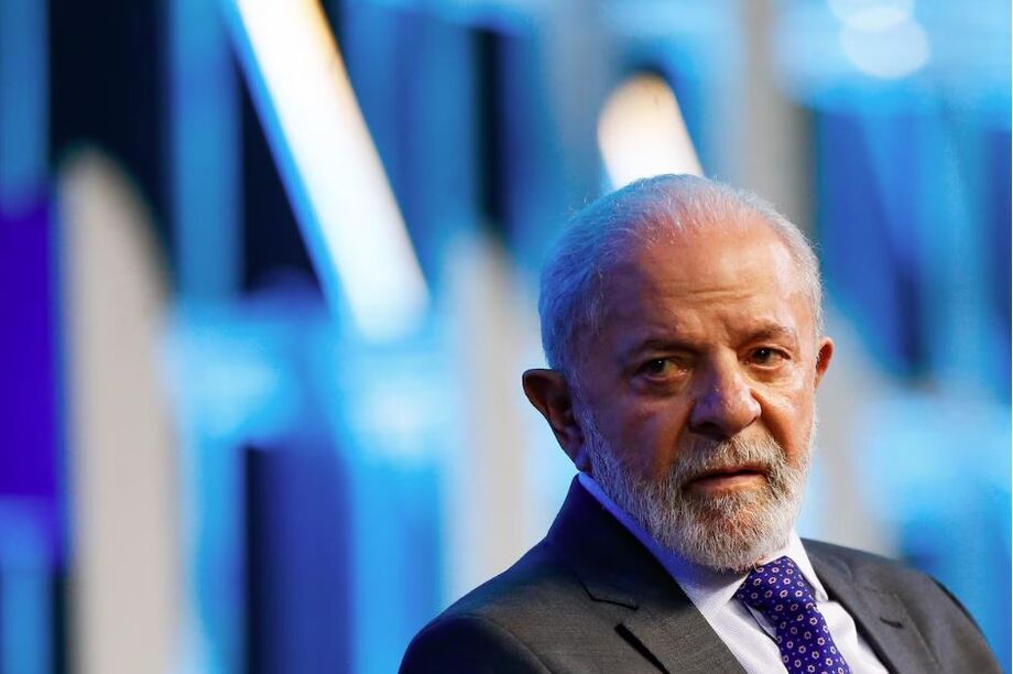 Lula está internado no Sírio-Libanês, em São Paulo