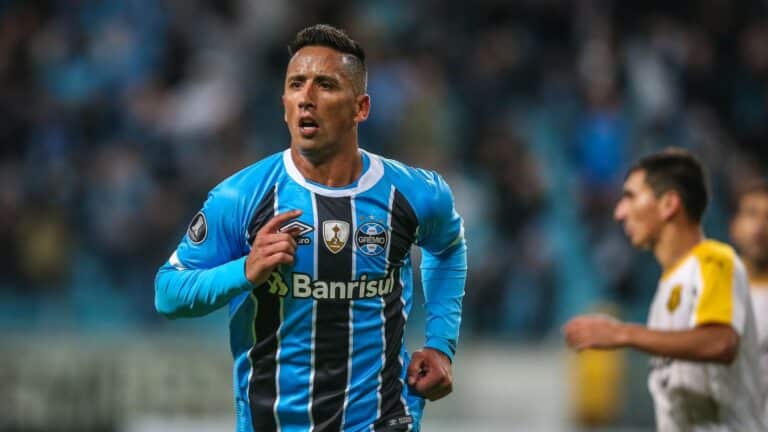 Campeão por Palmeiras e Grêmio, Lucas Barrios se aposenta e projeta carreira de treinador