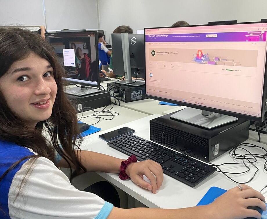 Alunos da Escola Sesi de Maracaju conhecem potencial da Inteligência Artificial em oficina da Microsoft