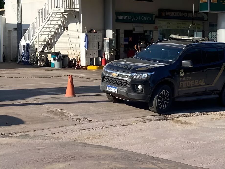 PF realiza buscas em posto de combustível ligado ao prefeito de Ladário