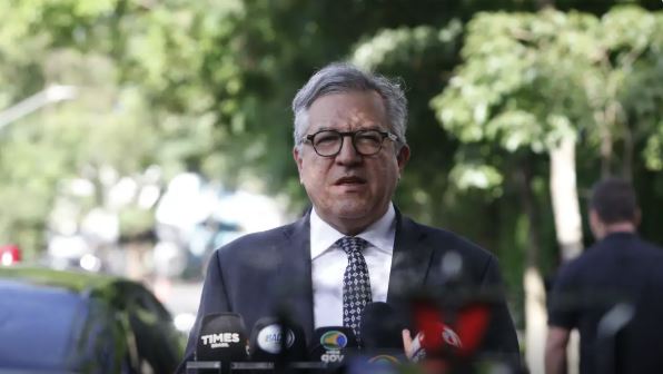 Governo vai cumprir à risca decisão do STF de suspensão das emendas, diz Padilha