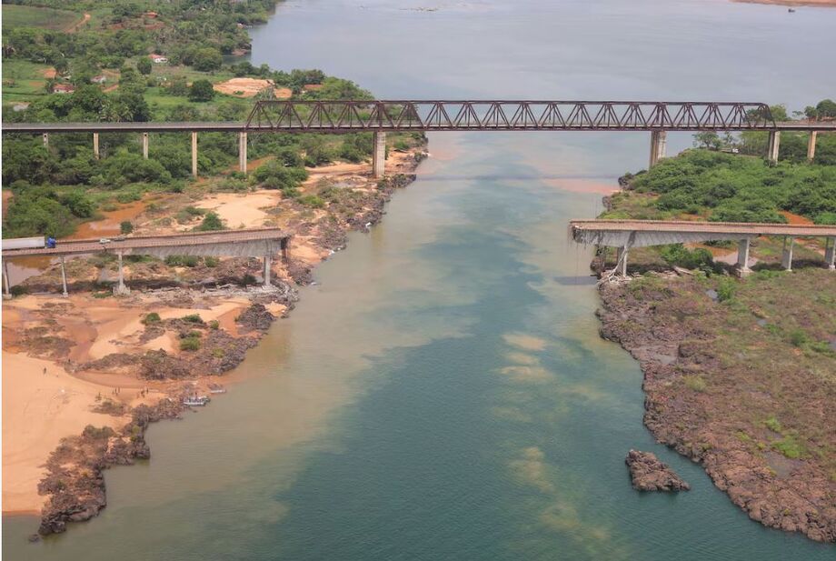 Com a localização dos novos corpos, sobe para seis o número de vítimas por conta do desabamento da ponte. Onze pessoas ainda estão desaparecidas.