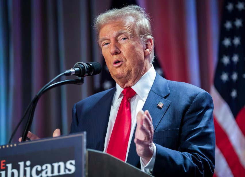 Donald Trump discursa durante a conferência do Partido Republicano na Câmara, em Washington
