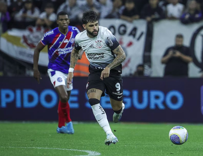Yuri Alberto tem feito ótima parceria com Memphis Depay no Corinthians