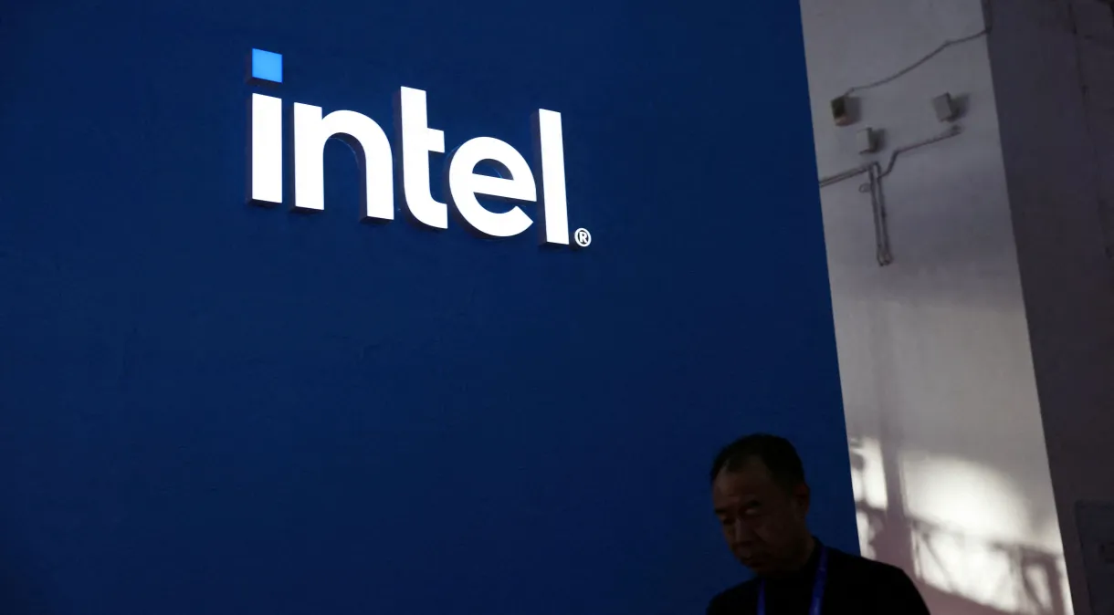 Intel alerta sobre os riscos de participação do governo dos EUA em sua estrutura acionária após o acordo que dá ao governo 10% da companhia.