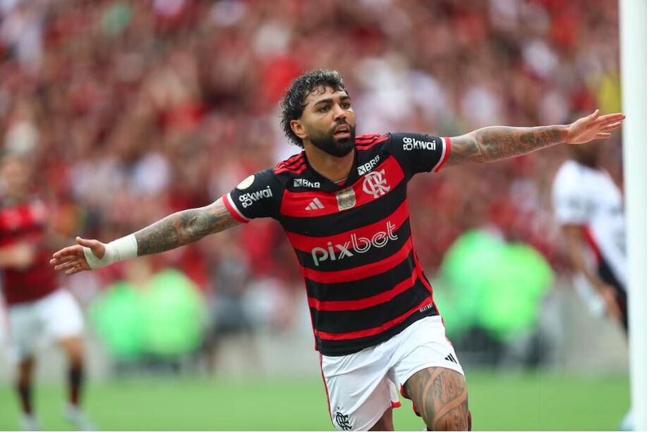 Gabigol se despediu do Flamengo com gol no empate por 2 a 2 contra o Vitória.