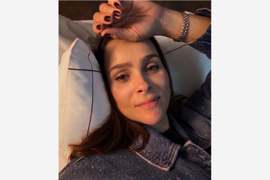 Letícia Cazarré é casada com Juliano Cazarré; o casal é pai de seis filhos