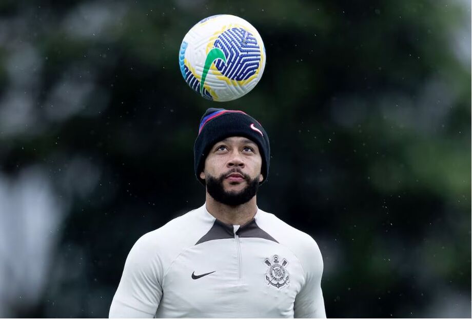 Memphis Depay pediu mudança de mentalidade para o elenco do Corinthians para 2025.