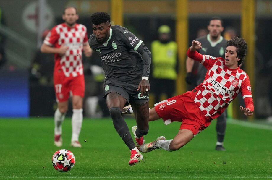 Brasileiro Emerson Royal sofreu lesão na panturrilha direita logo no primeiro minuto de Milan x Girona, pela Champions League.