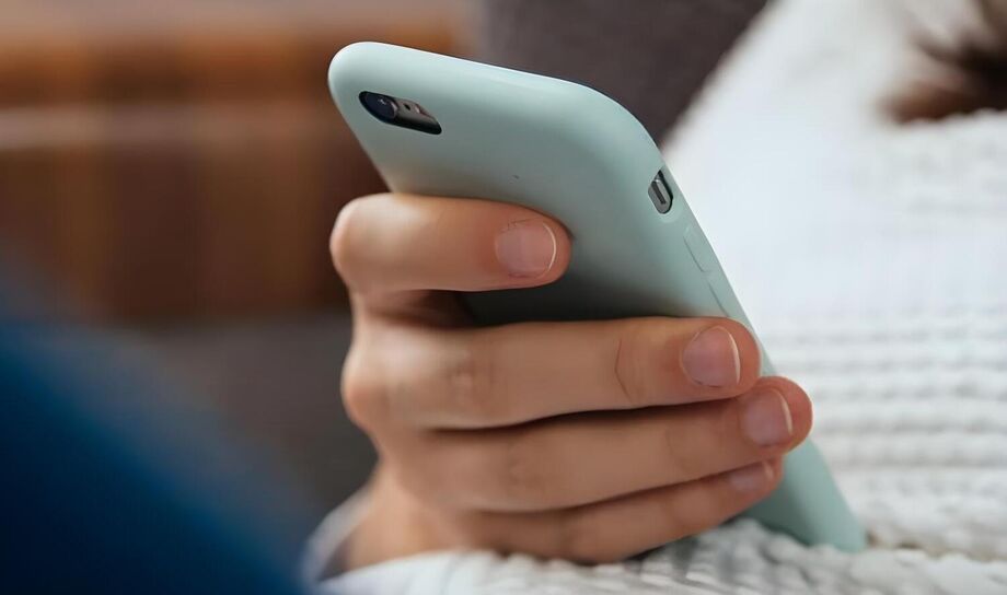 PDF Drive oferece mais de 80 milhões de eBooks gratuitos para download, cobrindo desde ficção até artigos acadêmicos.