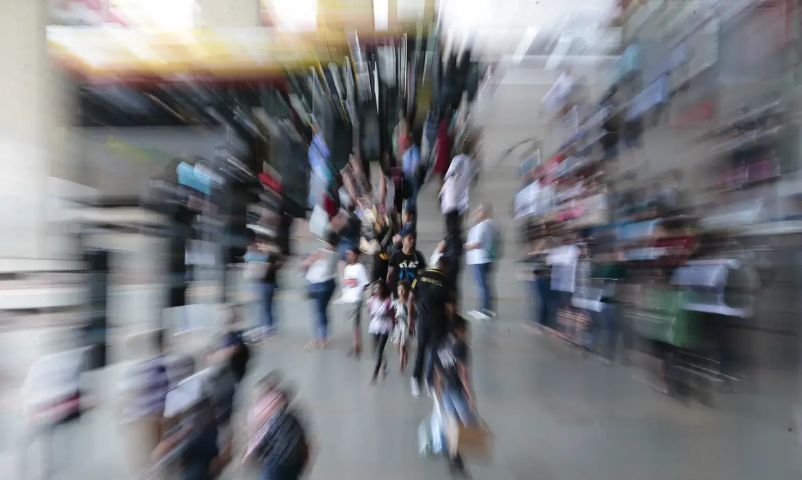 Valor é 21% superior à renda média do brasileiro estimada pelo Ipea