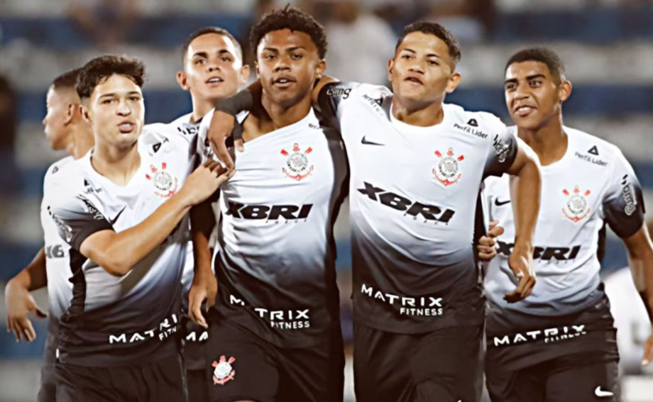 Corinthians começa a Copinha 2025 com vitória por 3 a 0.
