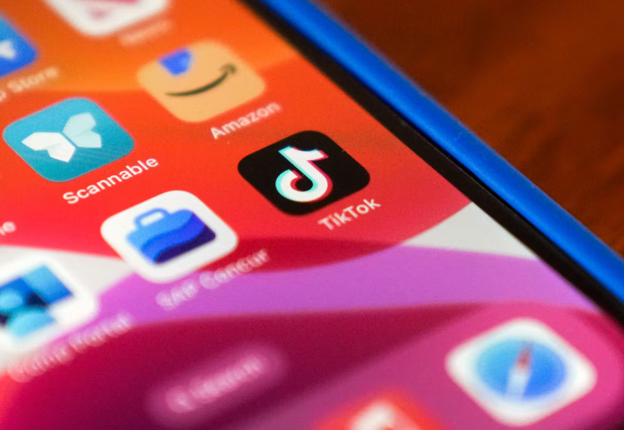 TikTok deixou de funcionar nos EUA na noite de sábado, 18.