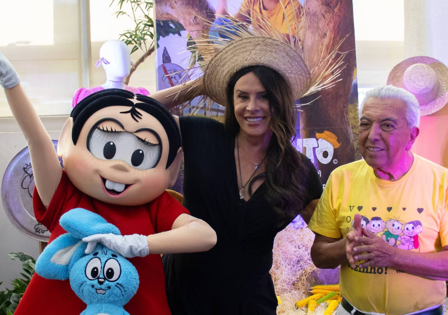 Fã declarada da personagem Mônica, a atriz aproveitou para conhecer o universo criado pelo desenhista