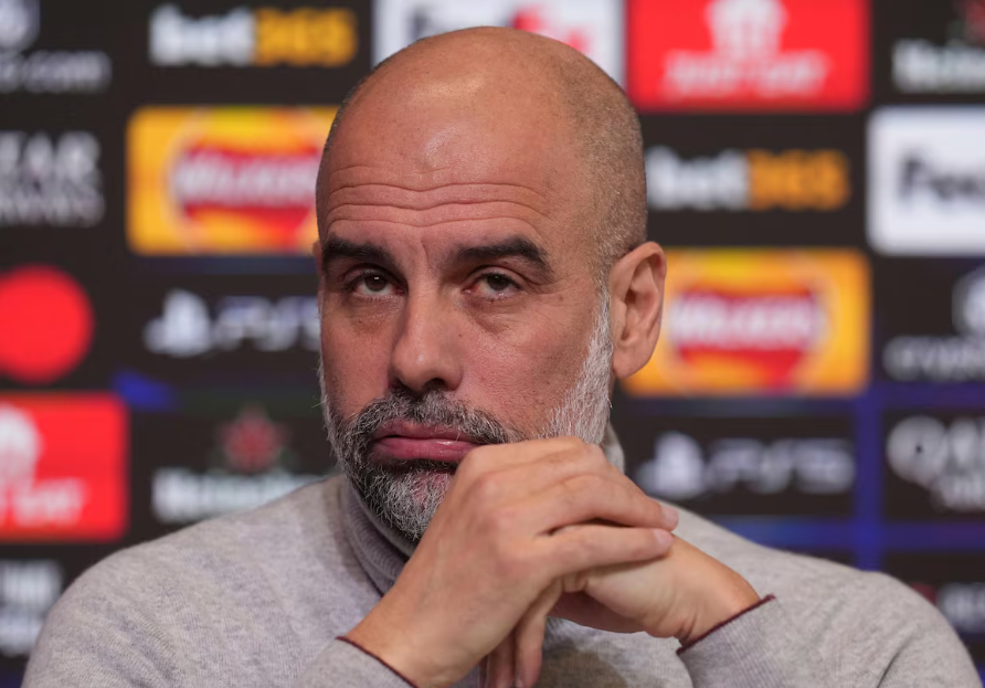 Manchester City, de Pep Guardiola, tenta se garantir nos playoffs da Uefa Champions League.