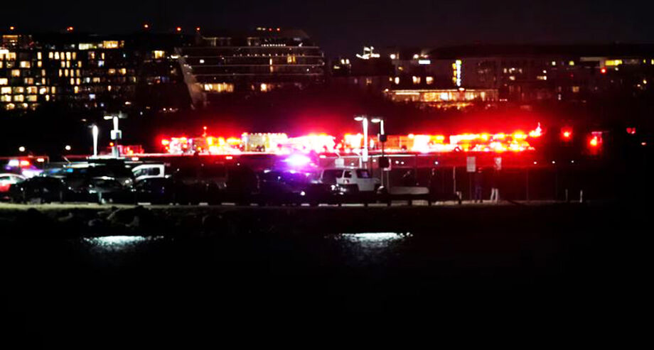 As aeronaves caíram no rio Potomac, que se encontra nas proximidades do aeroporto.