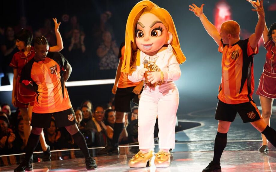 Carminha foi desmascarada no 'The Masked Singer' de domingo, 19
