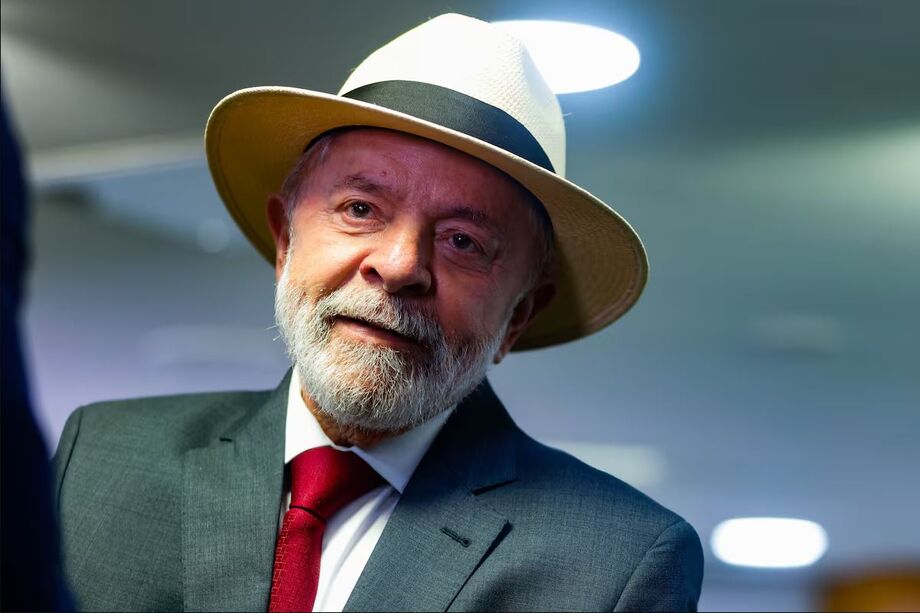 Lula sanciona lei que proíbe uso de celular em escola pública e particular