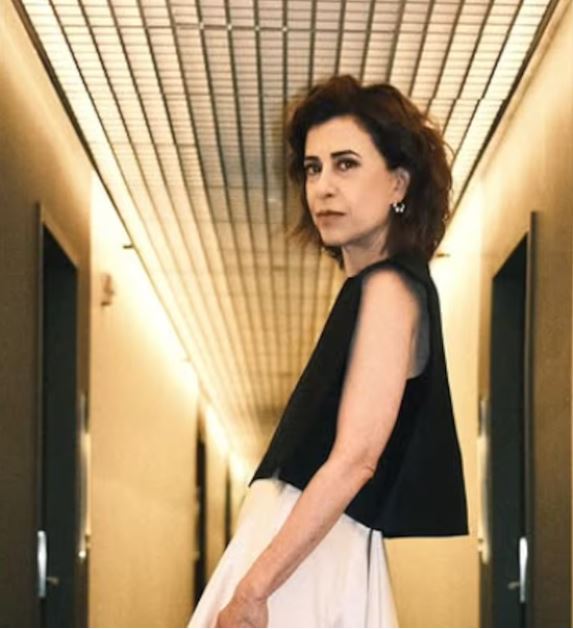 Fernanda Torres é uma das apostas para indicações do Oscar, segundo a Variety
