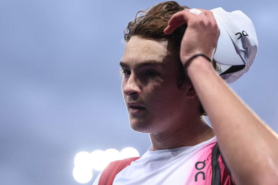 João Fonseca se despediu do Australian Open na segunda rodada.