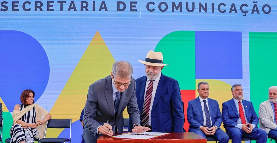 O presidente Luiz Inácio Lula da Silva durante a cerimônia de posse de Sidônio Palmeira no cargo de Ministro da Secretaria de Comunicação Social da Presidência da República