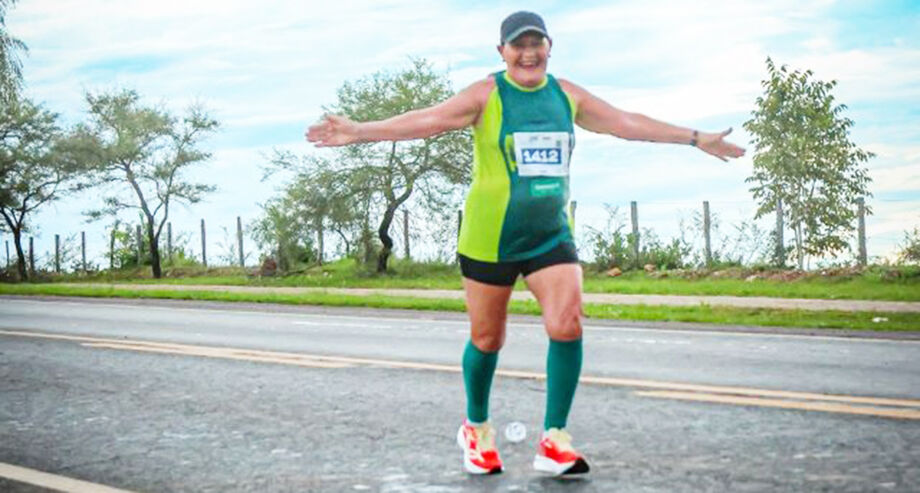 Dona Cida não é apenas uma atleta dedicada, mas também um exemplo de como o esporte pode transformar vidas