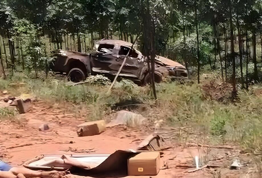 Caminhonete s10 ficou destruida após capotar