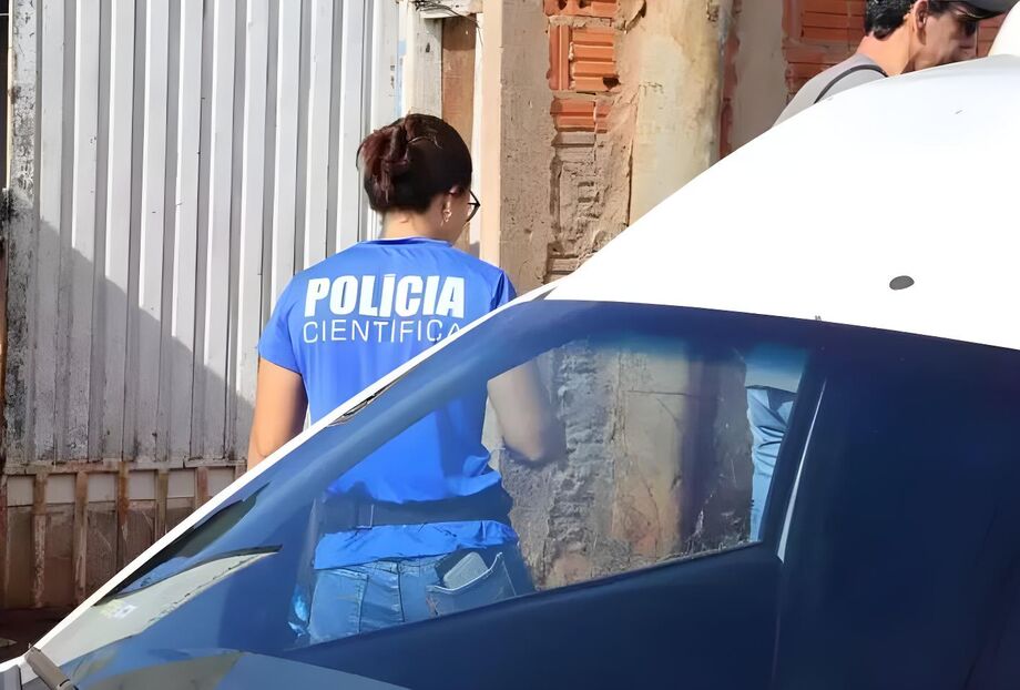 Mulher mata namorado com tijolada em legítima defesa após ser agredida em Campo Grande; caso está sob investigação.
