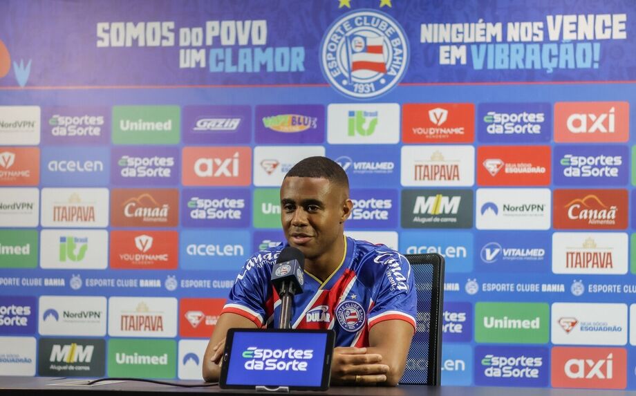 Bahia oficializa o volante Erick, que ficou muito perto de jogar no Corinthians em 2024