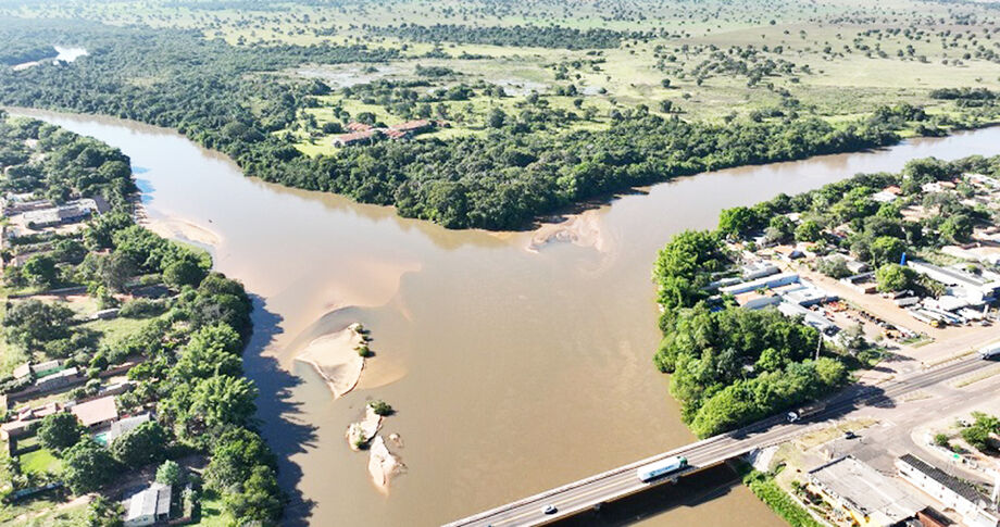 MPMS apura danos ambientais em áreas protegidas de Coxim, incluindo construções irregulares e contaminação de rios, buscando responsabilizar os envolvidos.