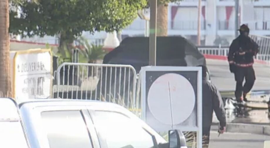 Um Cybertruck 2024, da Tesla, explodiu na entrada do hotel em Las Vegas.