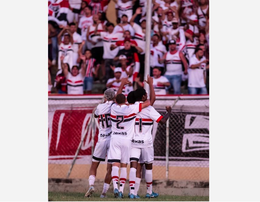 São Paulo goleia, Botafogo vence e Coritiba avança nos pênaltis para terceira fase da Copinha