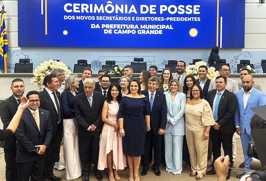 A cerimônia de posse aconteceu na manhã de hoje (13) na Câmara Municipal de Campo Grande