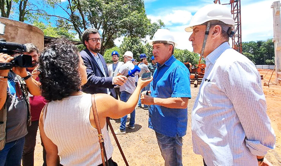 Os deputados Gerson Claro e Paulo Corrêa acompanharam as obras